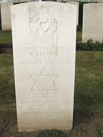 Barnett W @410 WW2 09-03-1944.jpg